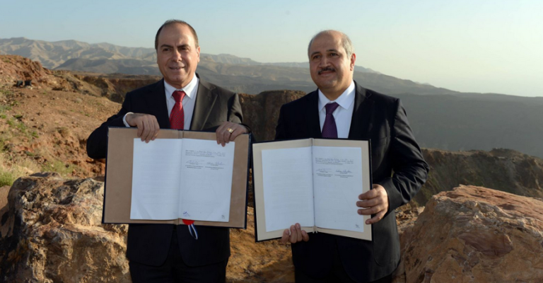 مياه ناقل البحرين تنساب رغم التحفظات مياه ناقل البحرين تنساب رغم التحفظات