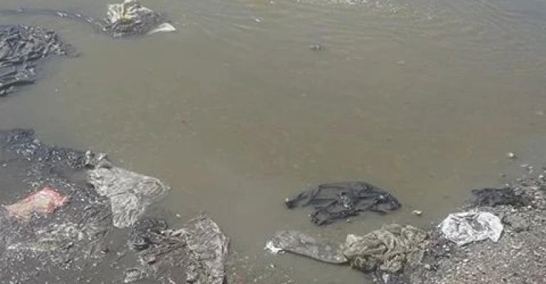 مياه الصرف الصحي تفيض بالرصيفة.. والسلطة: "سياراتنا معطلة" مياه الصرف الصحي تفيض بالرصيفة.. والسلطة: "سياراتنا معطلة"