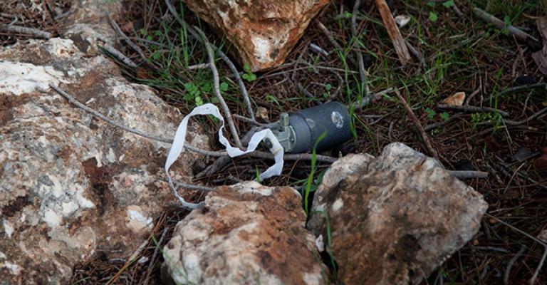 خطر مخلفات الحرب في سورية يفتك باللاجئين اليوم وغدا خطر مخلفات الحرب في سورية يفتك باللاجئين اليوم وغدا