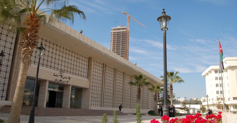 الأعيان يقر قانونيّ الموازنة العامة وموازنات الوحدات الحكومية الأعيان يقر قانونيّ الموازنة العامة وموازنات الوحدات الحكومية