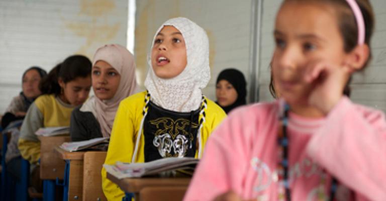 حلقات التعليم في "الزعتري" تلقى إقبالا أكبر من المدارس