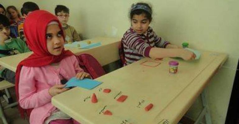 اختلاف المناهج على الطلاب السوريين يؤثر بمستواهم العلمي