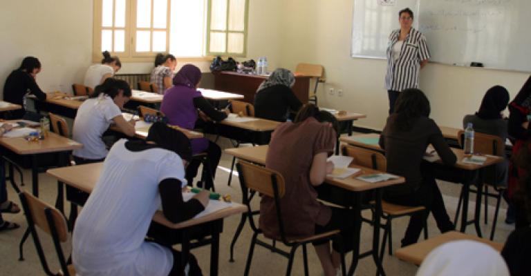 معلمون متطوعون "قسْريا" لتدريس طلاب "المعارضة" دون مقابل معلمون متطوعون "قسْريا" لتدريس طلاب "المعارضة" دون مقابل