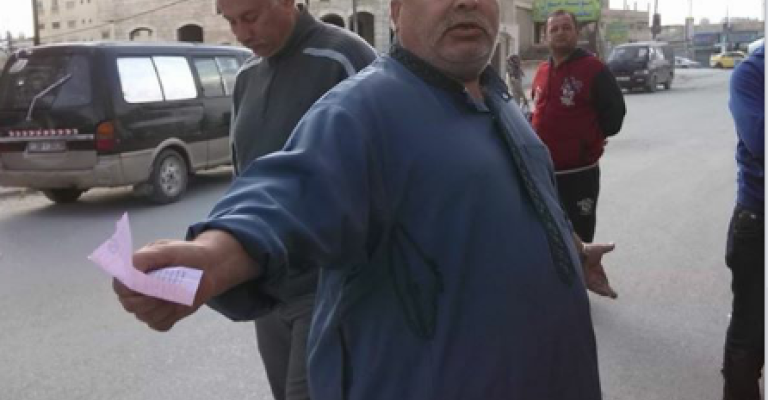 اعتصام لسائقي الـ"كيا" بالزرقاء احتجاجا على المخالفات