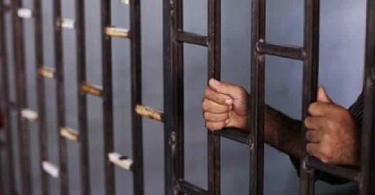 زوجات المعتقلين بين براثن الانتظار وقيود المجتمع زوجات المعتقلين بين براثن الانتظار وقيود المجتمع