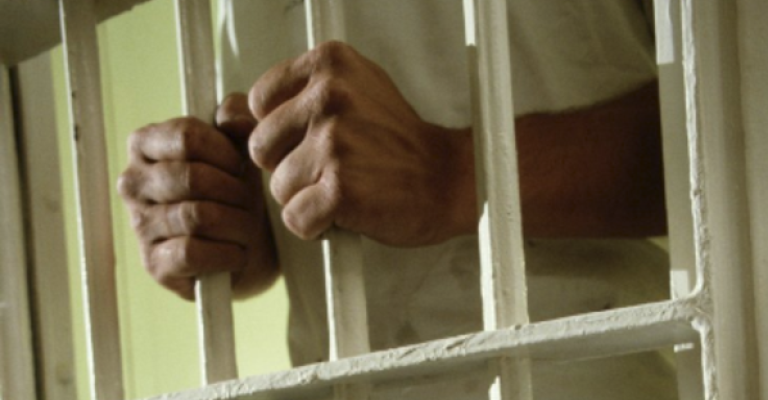 زوجات المعتقلين السوريين بين براثن الانتظار وقيود المجتمع زوجات المعتقلين السوريين بين براثن الانتظار وقيود المجتمع