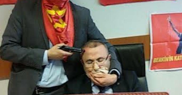 جماعة يسارية تركية تحتجز ممثل نيابة عامة وتهدد بقتله جماعة يسارية تركية تحتجز ممثل نيابة عامة وتهدد بقتله