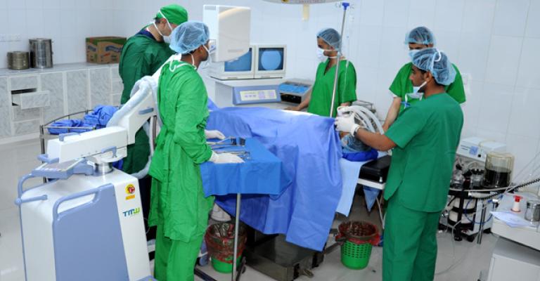 لاجئون سوريون يراوغون الموت ويتعايشون معه لاجئون سوريون يراوغون الموت ويتعايشون معه