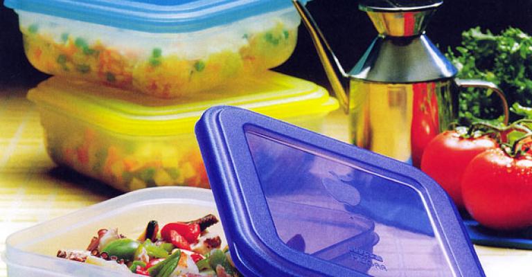 استخدام المواد البلاستيكية.. مخاطر على الصحة والبيئة