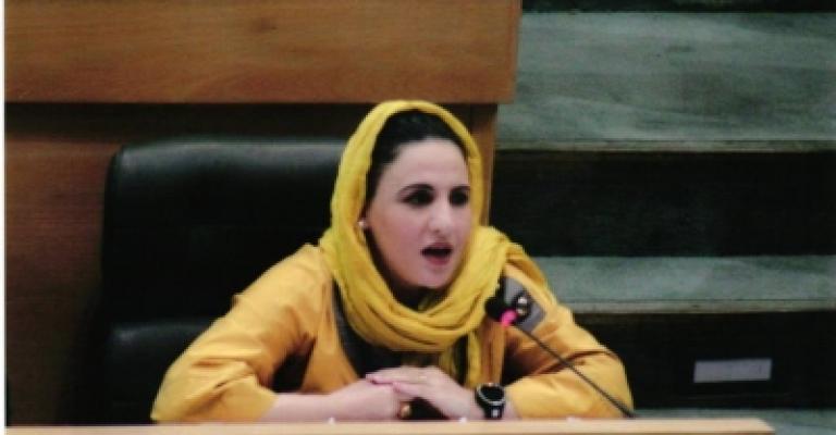 نواب يهاجمون أمين عمّان