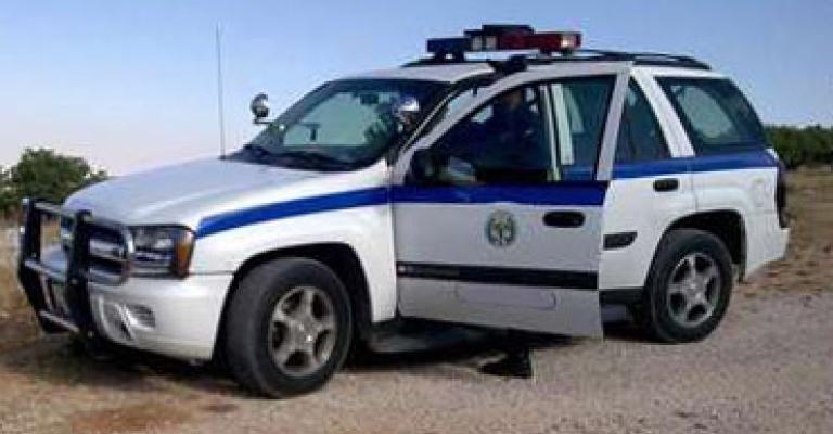 ضبط شخصين وفتاة بعد مطاردة على طريق البحر الميت