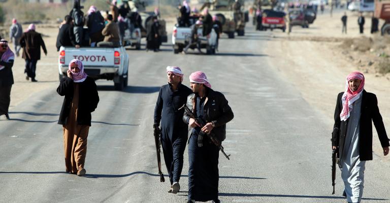 لجنة عراقيّة لتوزيع السلاح على أبناء العشائر لجنة عراقيّة لتوزيع السلاح على أبناء العشائر