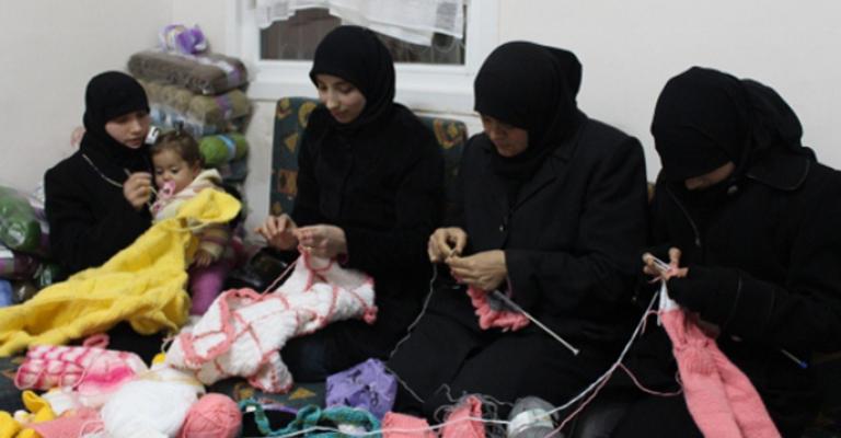 لاجئات يعملن رغم منع القانون يتعرضن لانتهاك حقوقهن لاجئات يعملن رغم منع القانون يتعرضن لانتهاك حقوقهن