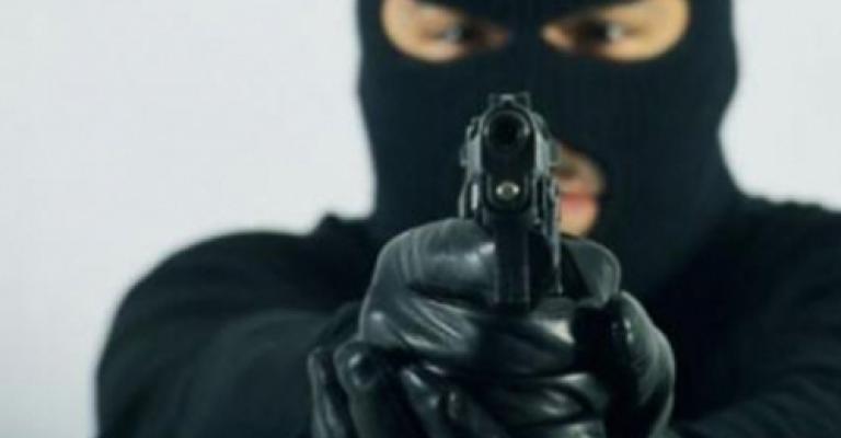 ملثمون يطلقون النار على "جروب سياحي" على طريق العقبة