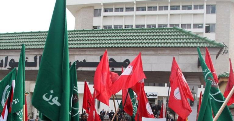 مطالب حزبية بتوازي مناقشة "حزمة قوانين الإصلاح"