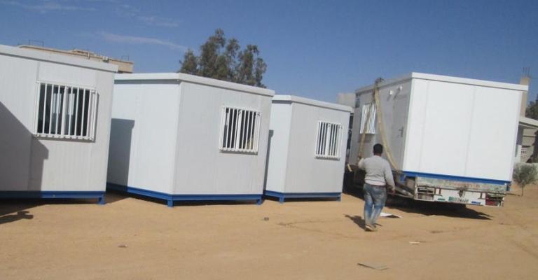 توزيع 70 كرفانا على اللاجئين في الزعتري توزيع 70 كرفانا على اللاجئين في الزعتري