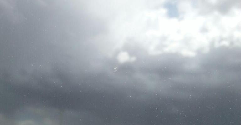 أجواء معتدلة وأمطار متفرقة الخميس أجواء معتدلة وأمطار متفرقة الخميس