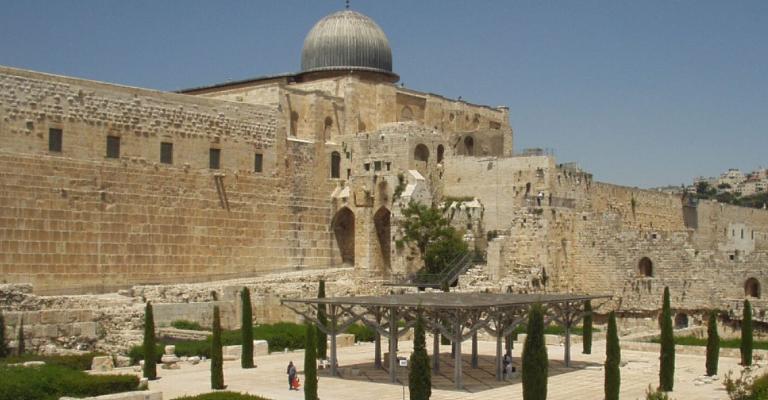 اليونسكو يتبنى تثبيت مسمى المسجد الأقصى اليونسكو يتبنى تثبيت مسمى المسجد الأقصى