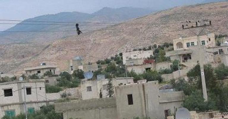 وفاة طفلين وإصابة آخرين بانفجار قنبلة بالأغوار الشمالية