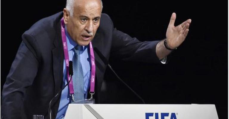 الرجوب يتوقف في عمان بطريق عودته إلى رام الله وسط إجراءات أمنية مشددة