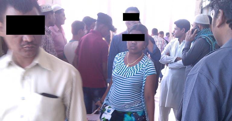 حملات مسائية لضبط العمالة الاسيوية المخالفة بمتاجر الظليل حملات مسائية لضبط العمالة الاسيوية المخالفة بمتاجر الظليل