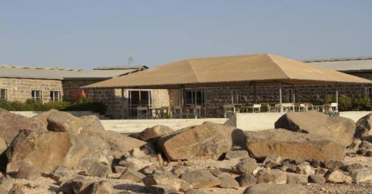 نزل الأزرق.. نقطة انطلاق السياحة في الواحة الصحراويّة نزل الأزرق.. نقطة انطلاق السياحة في الواحة الصحراويّة