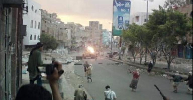 تعز.. أعنف اشتباكات منذ بدء الأزمة تعز.. أعنف اشتباكات منذ بدء الأزمة