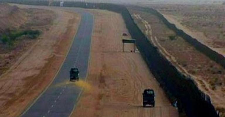 12 أردني عالقون في الصحراء بين اليمن والسعودية 12 أردني عالقون في الصحراء بين اليمن والسعودية