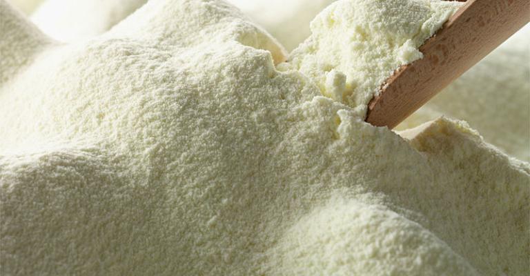 "الزراعة" تقنن استيراد الحليب المجفف