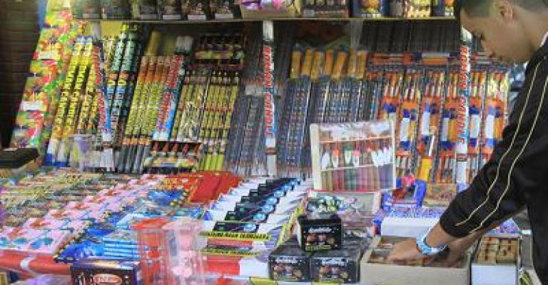 إيقاف 18 صاحب بسطة بنزين وسجائر ومفرقعات