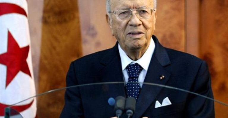 طوارئ في تونس والرئيس يحذر من انهيار الدولة طوارئ في تونس والرئيس يحذر من انهيار الدولة