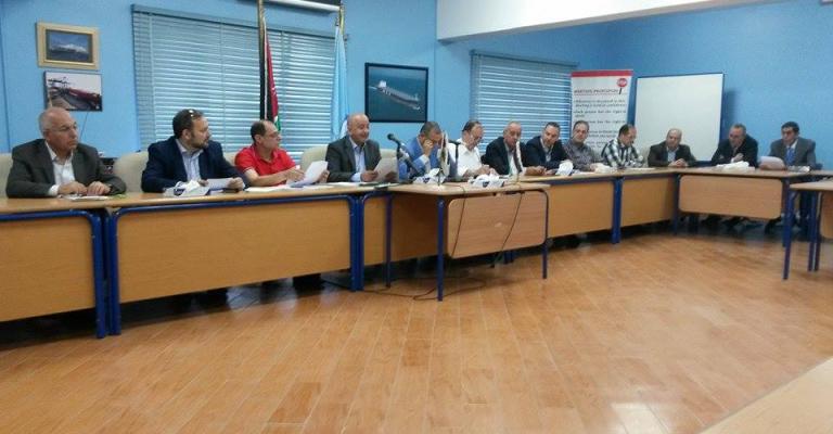 نقابات وغرف صناعية وتجارية تحمّل إدارة "ميناء الحاويات" مسؤولية الأزمة