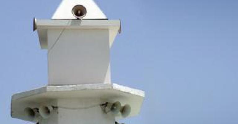 الأوقاف: سماعات المساجد للآذان والإقامة فقط