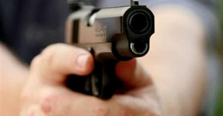 سبعيني يقتل ابنة رمياً بالرصاص في الطفيلة سبعيني يقتل ابنة رمياً بالرصاص في الطفيلة