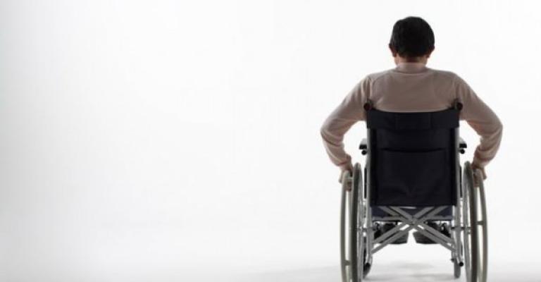 حملة الدكتوراة من "ذوي الإعاقة" تطالب بتعيينات