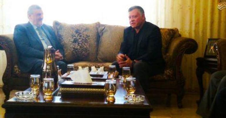 الملك يزور منزل أبوزنط لتقديم العزاء