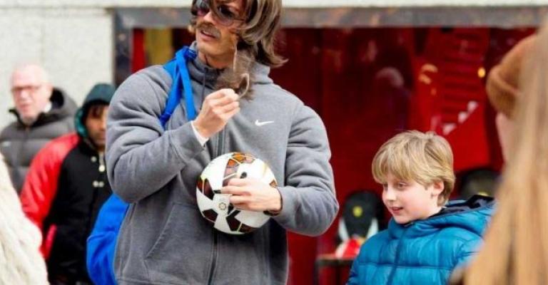 رونالدو ينشر فيديو وهو يستعرض بالكرة متنكرا بشوارع مدريد رونالدو ينشر فيديو وهو يستعرض بالكرة متنكرا بشوارع مدريد