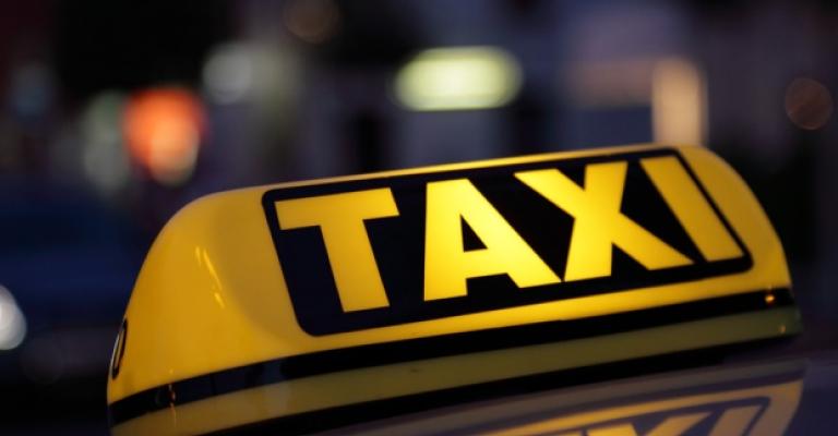 تصاريح تكسي لسيارات عاملة على خط عمان بيروت