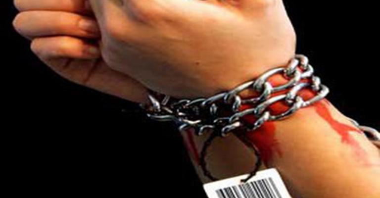 "الاتجار بالبشر": ضحايا كثر لجريمة شروط إثباتها صعبة