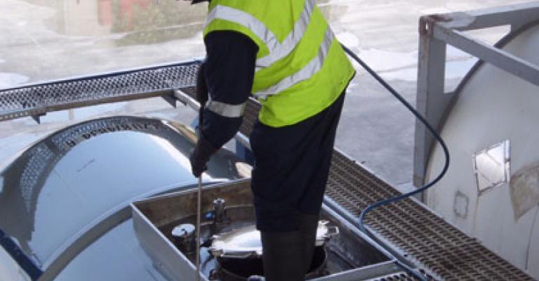 "الأمان بنظافة الخزان"... مبادرة تؤكد نقاء مياه "السلطة"