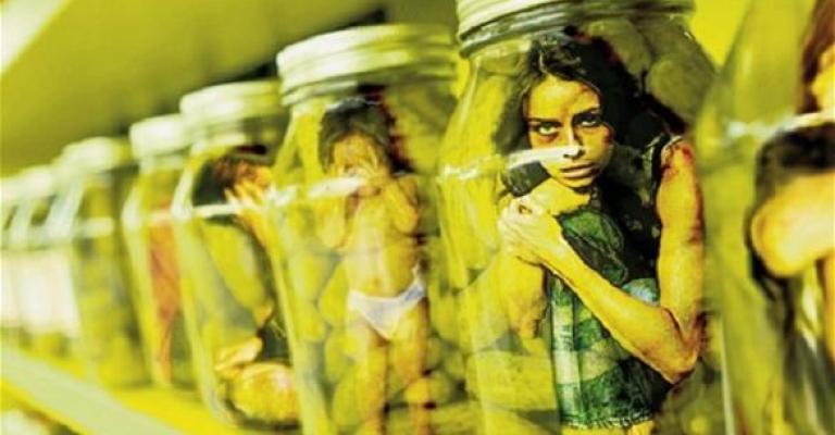 "تضامن": 75% من ضحايا الإتجار بالبشر نساء "تضامن": 75% من ضحايا الإتجار بالبشر نساء