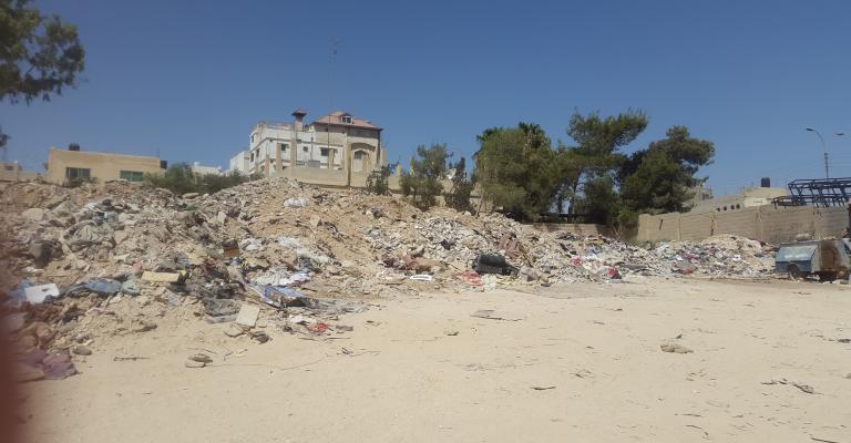 باعة "سوق الجمعة" يخلفون مكرهة بيئية قرب دوار معصوم باعة "سوق الجمعة" يخلفون مكرهة بيئية قرب دوار معصوم