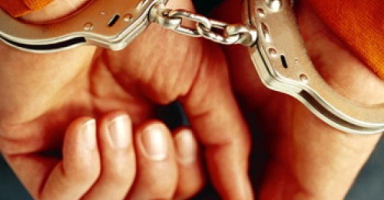 القبض على 12 مروج و15 متعاطٍ للمخدرات