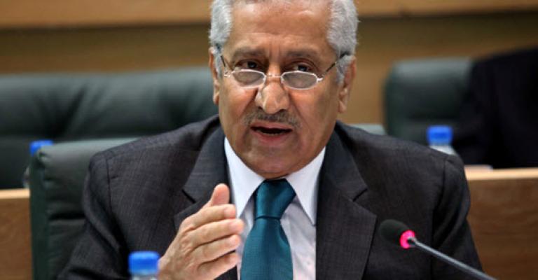 النسور: تخفيض عدد مقاعد النواب والعودة لقانون 1989