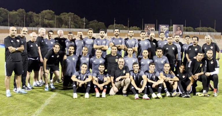 الأمير علي يتابع تدريبات النشامى استعداداً للتصفيات المزدوجة