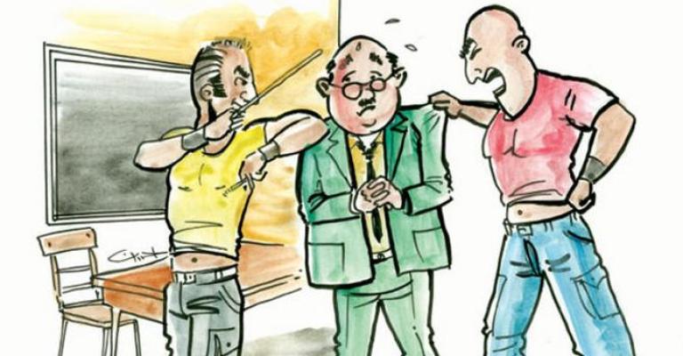 أول يوم دراسيّ يشهد اعتداءً على معلم