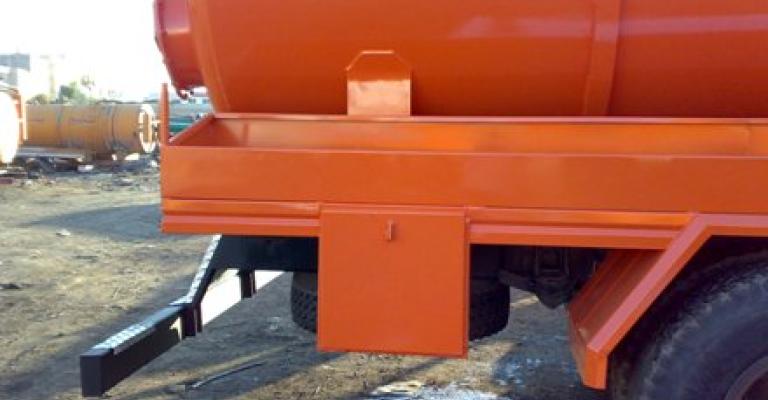 وصمة عار تلاحق سائقي صهاريج النضح