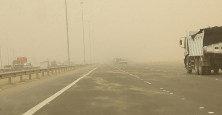 طقس حار ومغبر اليوم وانخفاض قليل على درجات الحرارة غدا