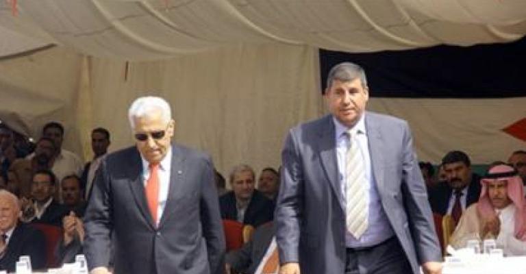 النسور والسعود يتبادلان الاتهامات