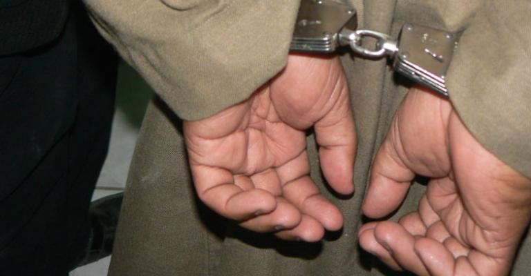 القبض على 3 مطلوبين بقضايا مخدرات القبض على 3 مطلوبين بقضايا مخدرات